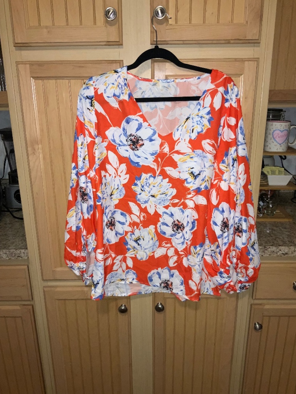 Women’s floral print top Preowned size large